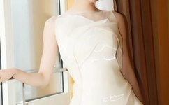 趴在玻璃窗做给别人看